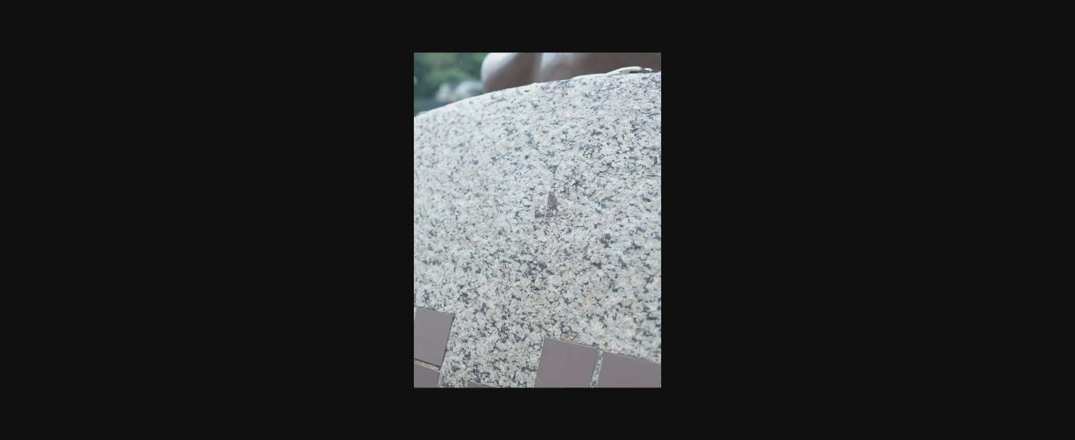 載入影片： 